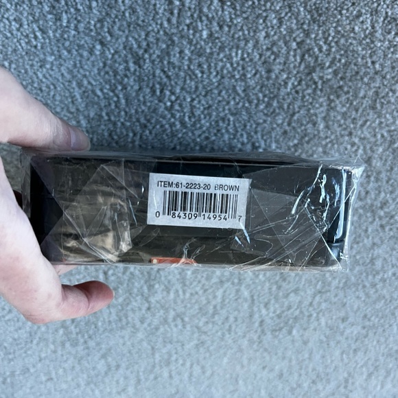 NWT Carhartt Sandokan Black and Tan Leather Pass Case Bifold Wallet - Picture 6 of 8